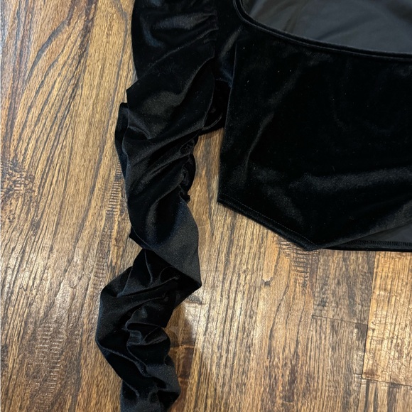 Boohoo puff sleeve black velvet crop top - Picture 3 of 5
